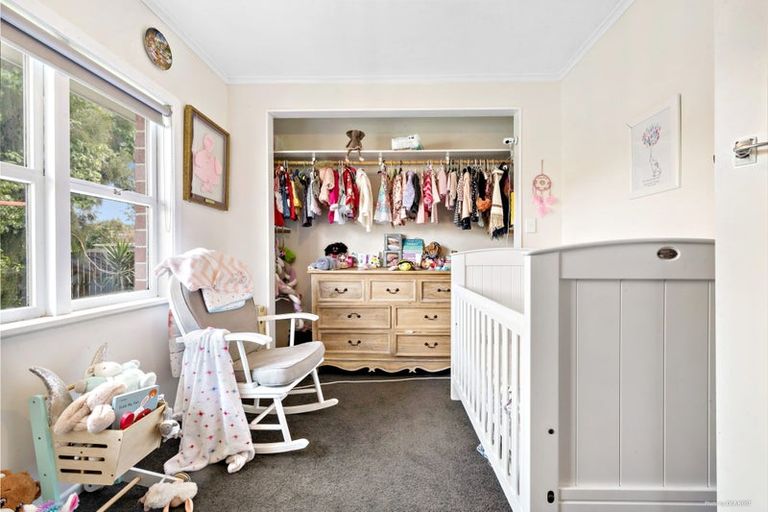 Photo of property in 16 Campbell Place, Papakura, 2110