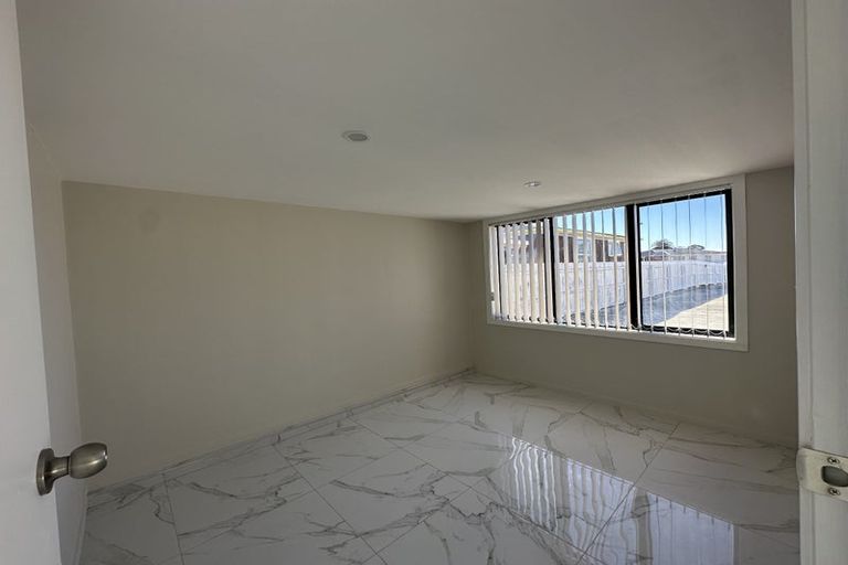 Photo of property in 4 Convair Crescent, Mangere, Auckland, 2022