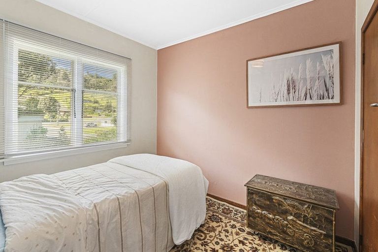 Photo of property in 4 Oha Street, Mokau, 4376