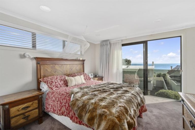 Photo of property in 24 Tiri Road, Milford, Auckland, 0620