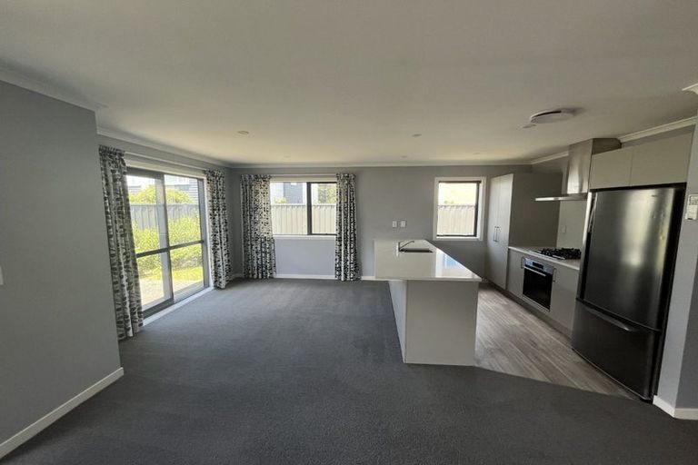 Photo of property in 27 Kaki Drive, Kenepuru, Porirua, 5022