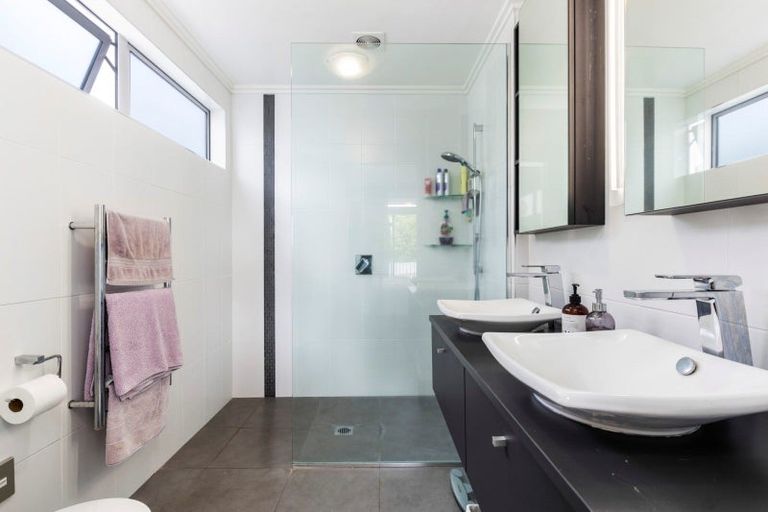 Photo of property in 34 Lake Crescent, Hamilton Lake, Hamilton, 3204