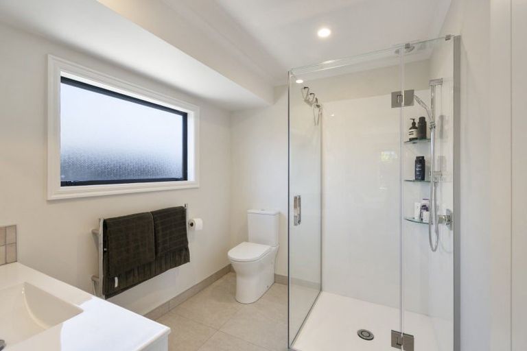 Photo of property in 5 Rodeo Drive, Kelvin Grove, Palmerston North, 4414