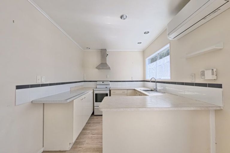 Photo of property in 1/2 Palmer Avenue, Glen Eden, Auckland, 0602