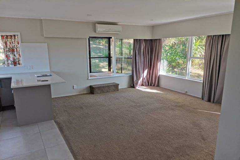 Photo of property in 2/5 Keldale Place, Forrest Hill, Auckland, 0620