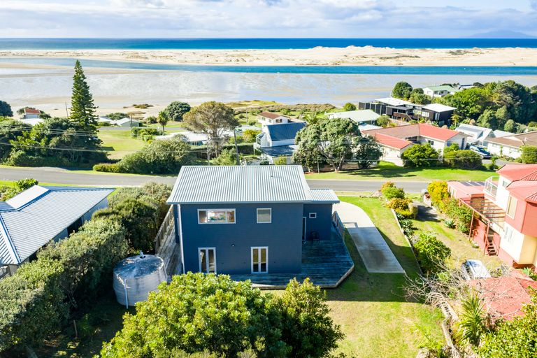 Photo of property in 38 Cheviot Street, Mangawhai Heads, Mangawhai, 0505