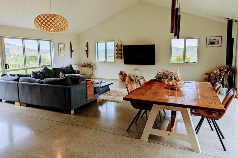 Photo of property in 1798 Waimarama Road, Waimarama, Havelock North, 4294