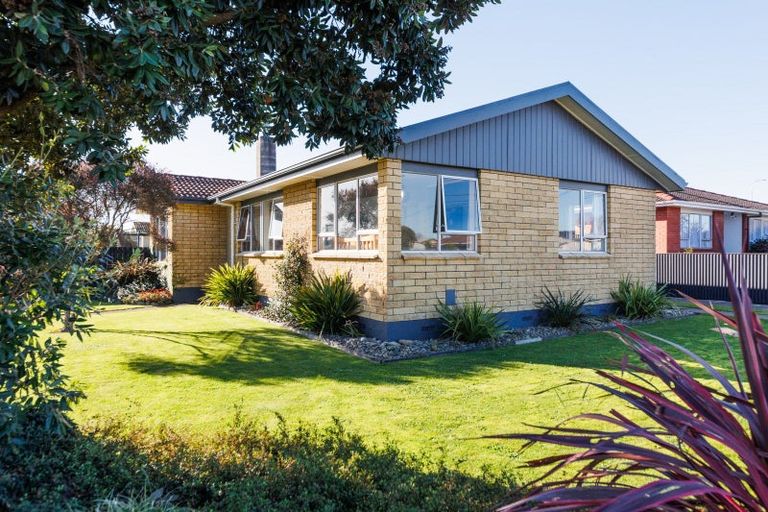 Photo of property in 4 Rutland Place, Milson, Palmerston North, 4414