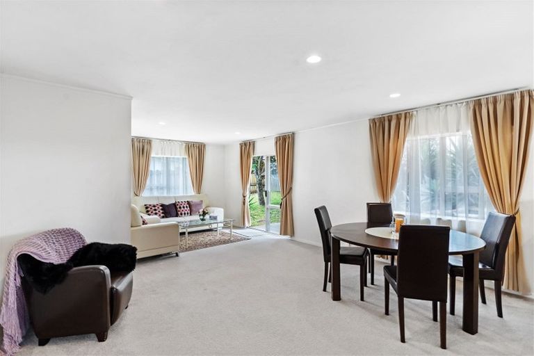 Photo of property in 51 Barbados Drive, Unsworth Heights, Auckland, 0632