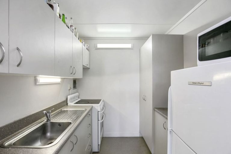 Photo of property in Hobson Court Flats, 84/70 Hobson Street, Thorndon, Wellington, 6011