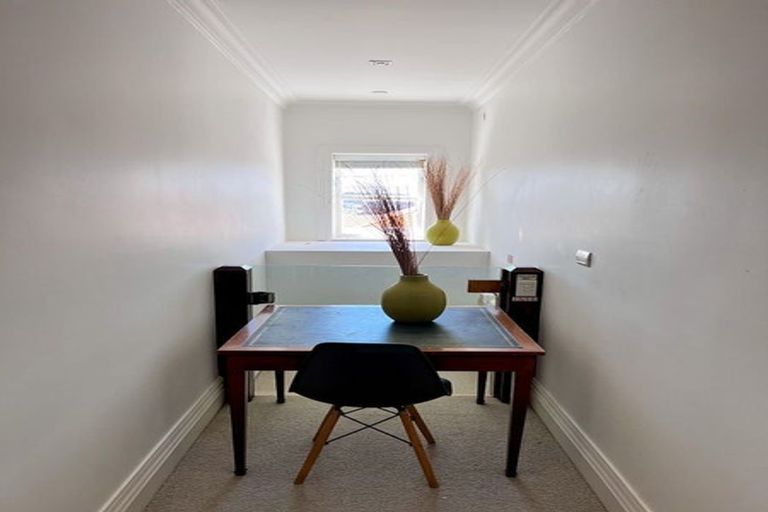 Photo of property in 8 Central Terrace, Kelburn, Wellington, 6012