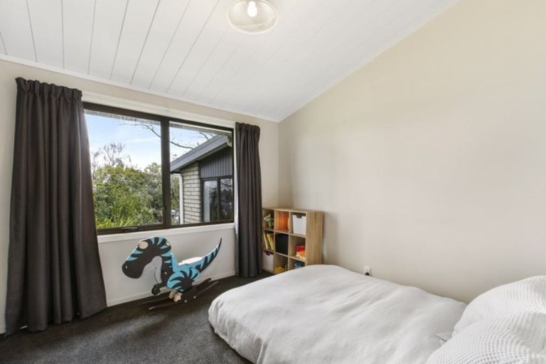 Photo of property in 1 Titoki Place, Pukete, Hamilton, 3200