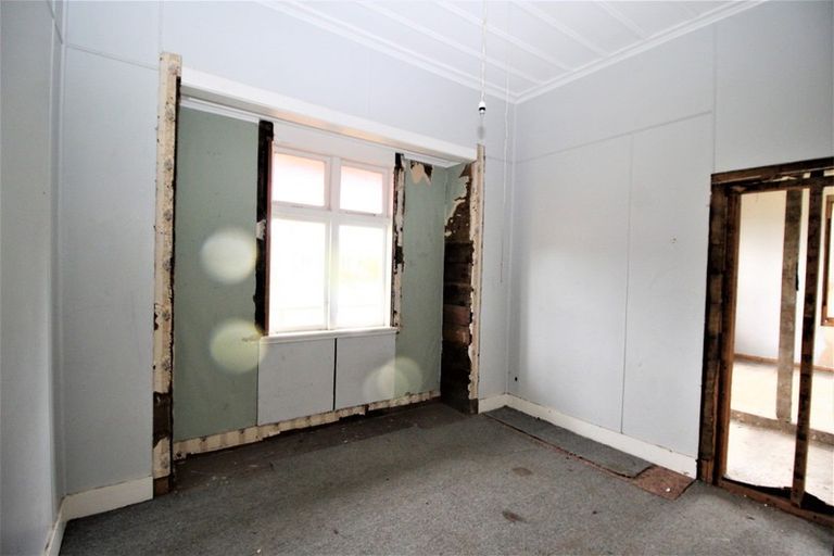 Photo of property in 32 Ross Street, Woodville, 4920