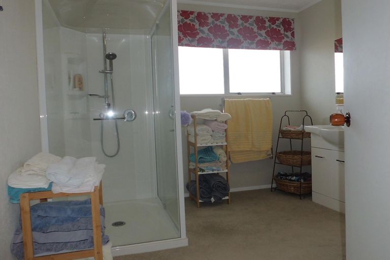 Photo of property in 27 Saint Leonards Road, Temuka, 7920