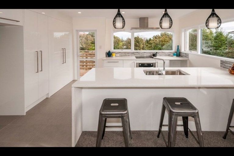 Photo of property in 2/10 Firth Road, Torbay, Auckland, 0630