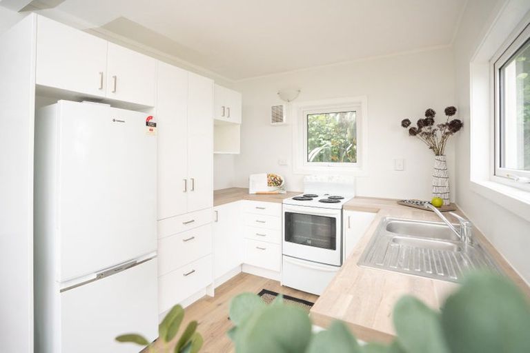 Photo of property in 2/72 Homebush Road, Khandallah, Wellington, 6035