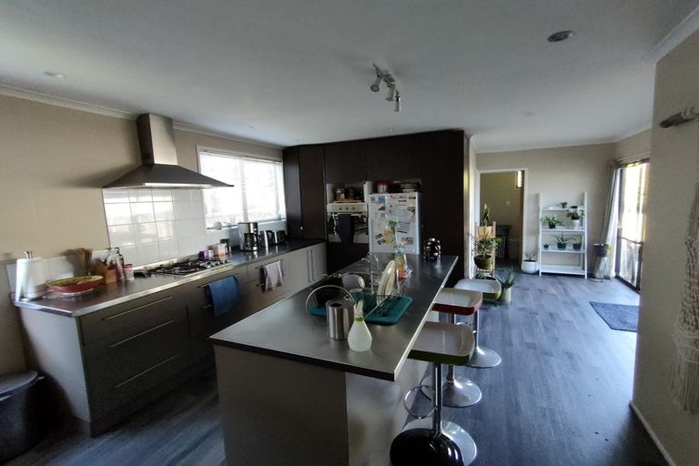 Photo of property in 9 Hoyle Place, New Plymouth, 4310