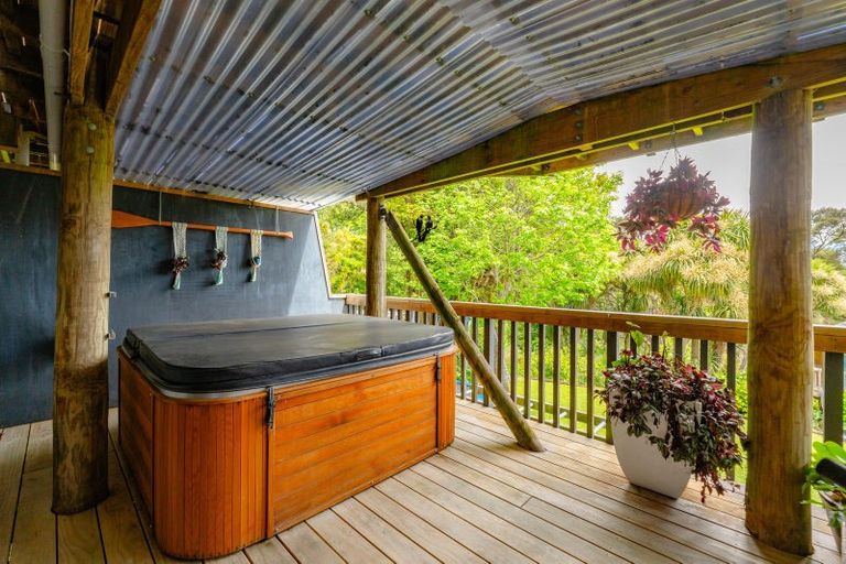 Photo of property in 1141 Scenic Drive North, Swanson, Auckland, 0816