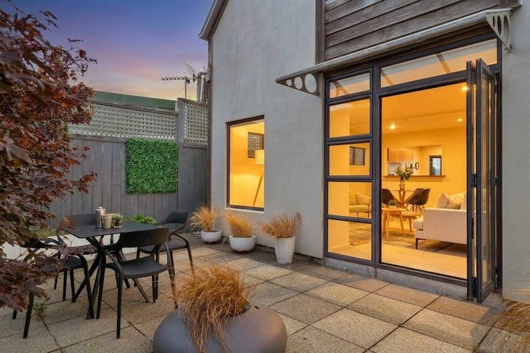 Photo of property in 2d Hatton Street, Karori, Wellington, 6012