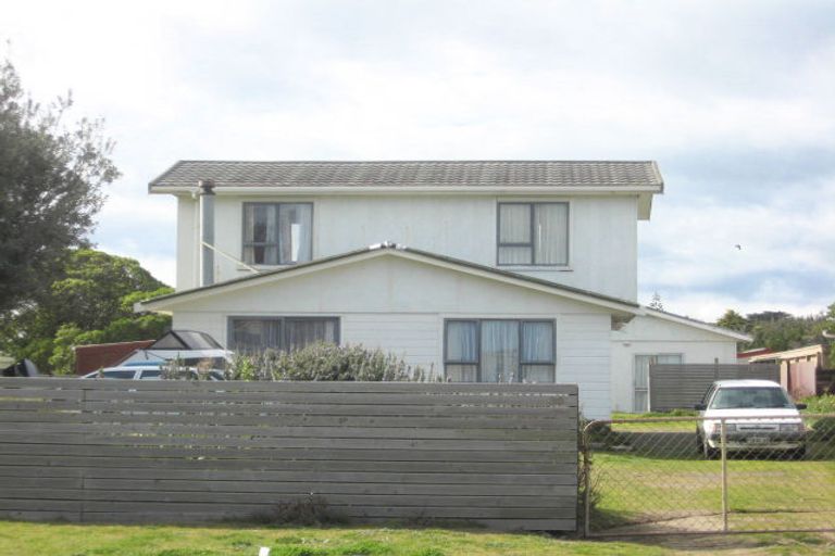 Photo of property in 30 Rua Avenue, Waitarere Beach, Levin, 5510