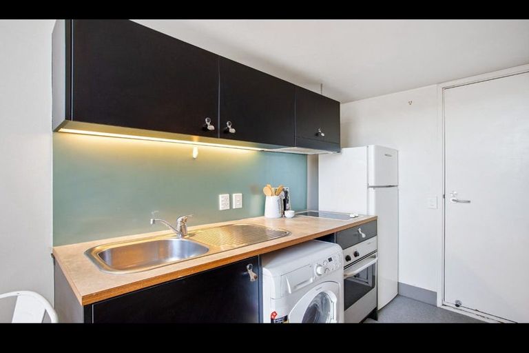 Photo of property in Urbane Apartments, 44/29 Webb Street, Mount Cook, Wellington, 6011