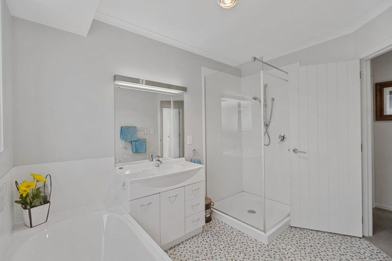 Photo of property in 9a Wilton Street, Westown, New Plymouth, 4310