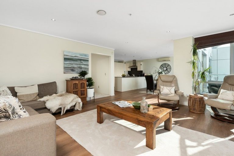 Photo of property in 15/72e Devonport Road, Tauranga, 3110