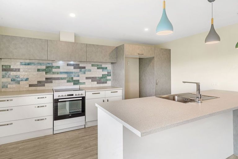 Photo of property in 16 Johnson Avenue, Amberley, 7410