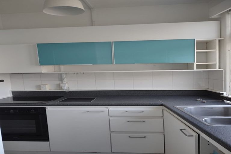 Photo of property in Hobson Flats, 8/1 Hobson Street, Pipitea, Wellington, 6011