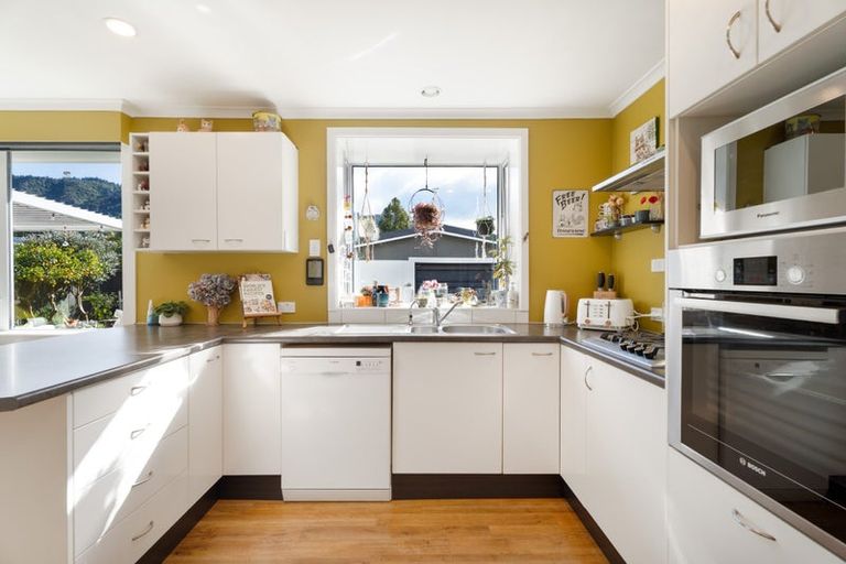 Photo of property in 63 California Drive, Totara Park, Upper Hutt, 5018