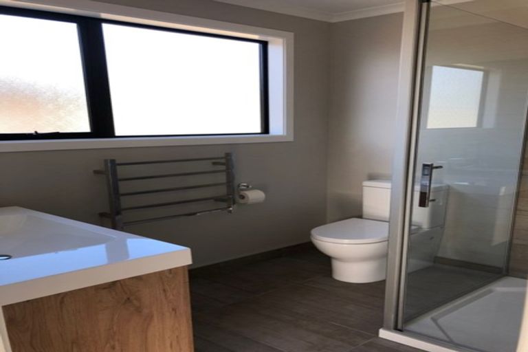 Photo of property in 1 Pohe Street, Waikanae, 5036