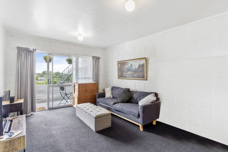 Photo of property in 3/19a Verbena Road, Birkdale, Auckland, 0626