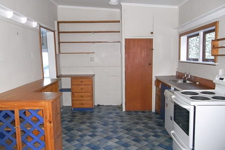 Photo of property in 28 Shakespeare Road, Bluff Hill, Napier, 4110