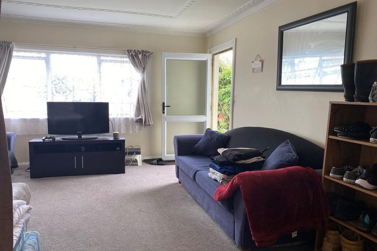 Photo of property in 66 Domett Street, Waitara, 4320
