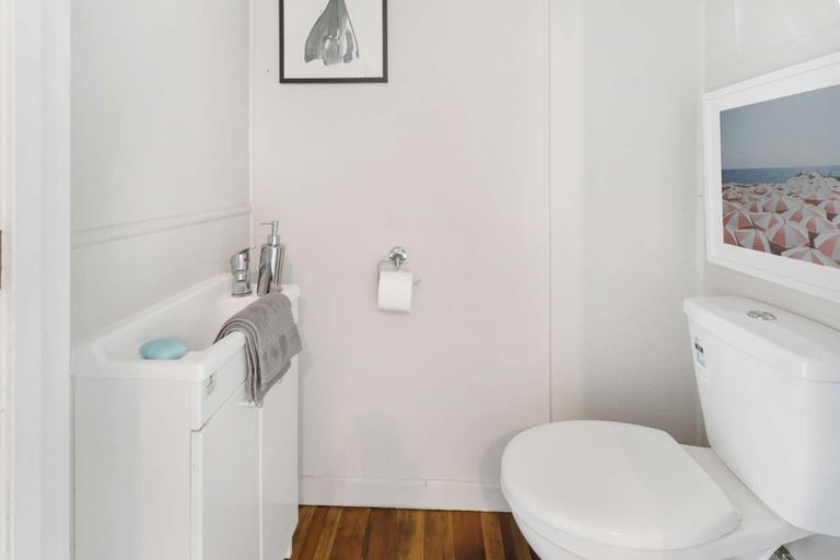 Photo of property in 96 Harris Street, Pukekohe, 2120