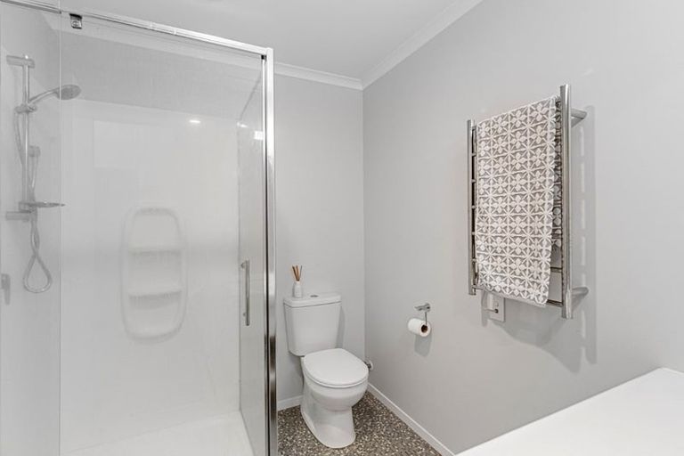 Photo of property in 2/15 Cook Street, Hamilton East, Hamilton, 3216