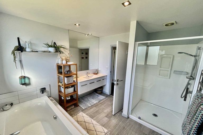 Photo of property in 1 Kakapo Court, Wanaka, 9305