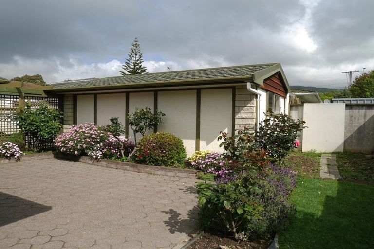 Photo of property in 63a Ngaio Road, Waikanae, 5036
