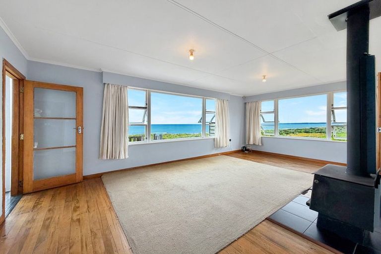 Photo of property in 111 Karaka Street, Castlecliff, Whanganui, 4501
