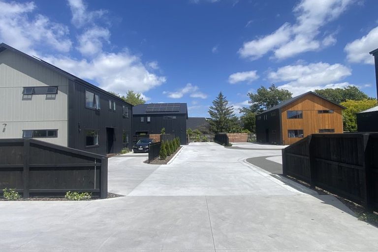 Photo of property in 2/20b Wharenui Road, Upper Riccarton, Christchurch, 8041