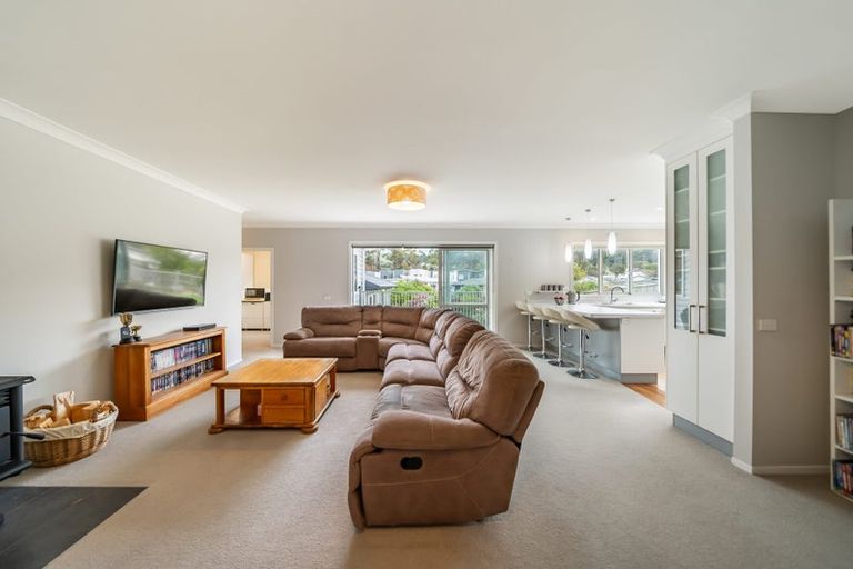 Photo of property in 21 Flotilla Place, Whitby, Porirua, 5024