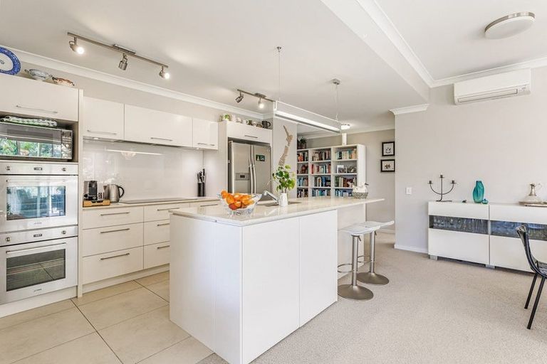 Photo of property in 24 Eaves Bush Parade, Orewa, 0931