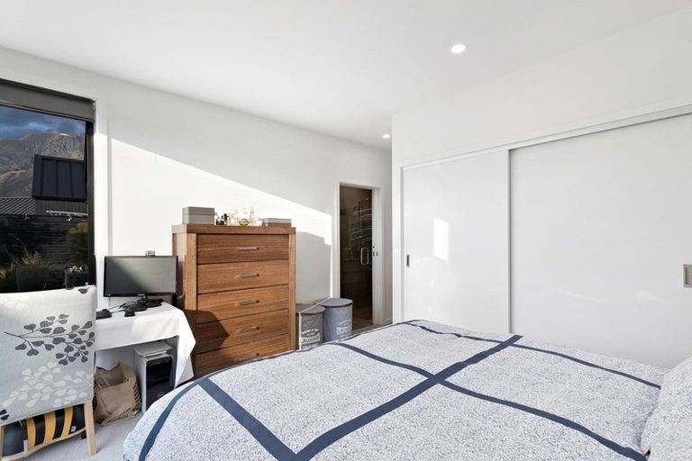 Photo of property in 2 Kotuku Lane, Hobsonville, Auckland, 0616