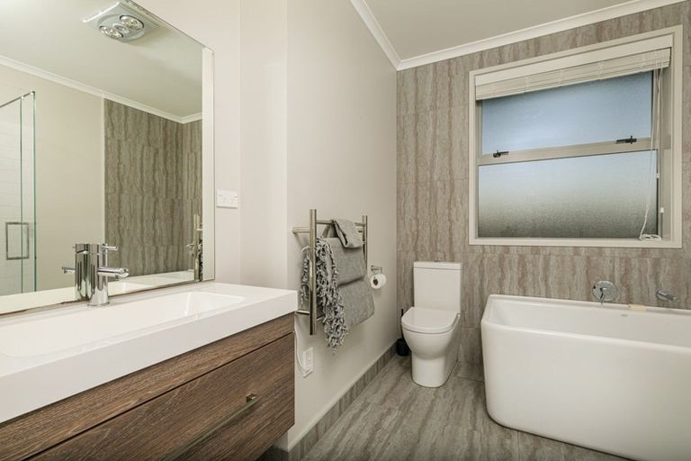 Photo of property in 4 Kiwa Crescent, Gulf Harbour, Whangaparaoa, 0930