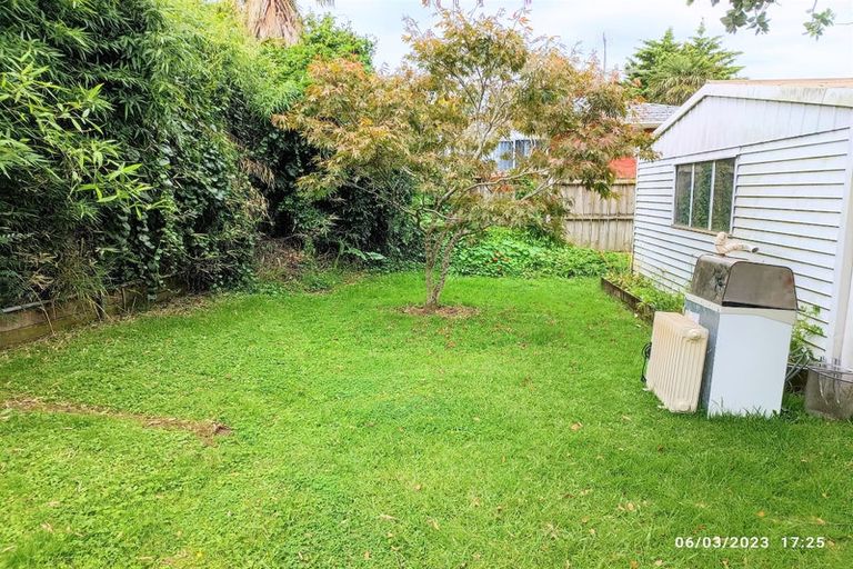 Photo of property in 34 Reeves Road, Pakuranga, Auckland, 2010