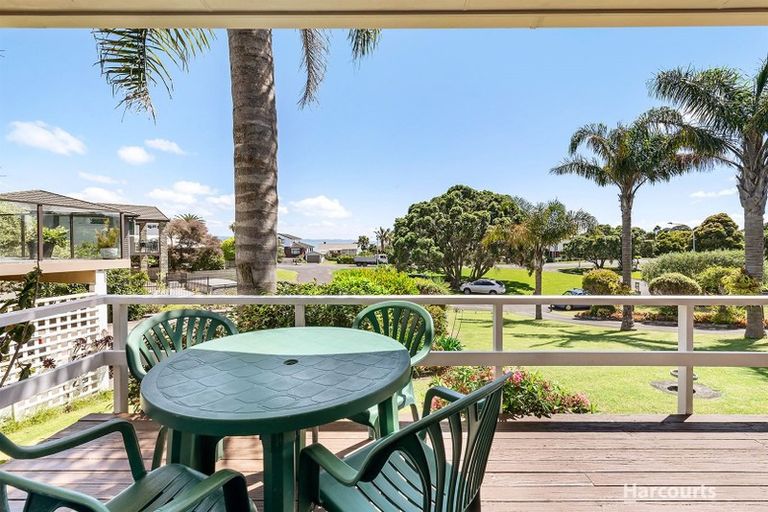 Photo of property in 80 Torkar Road, Clarks Beach, 2122