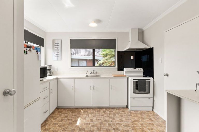 Photo of property in 72 Kinmont Crescent, Kinmont Park, Mosgiel, 9024