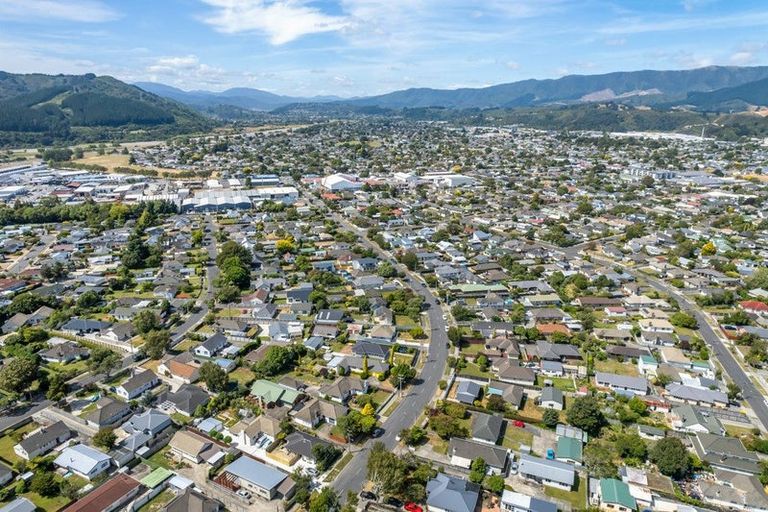 Photo of property in 52 Shakespeare Avenue, Trentham, Upper Hutt, 5018