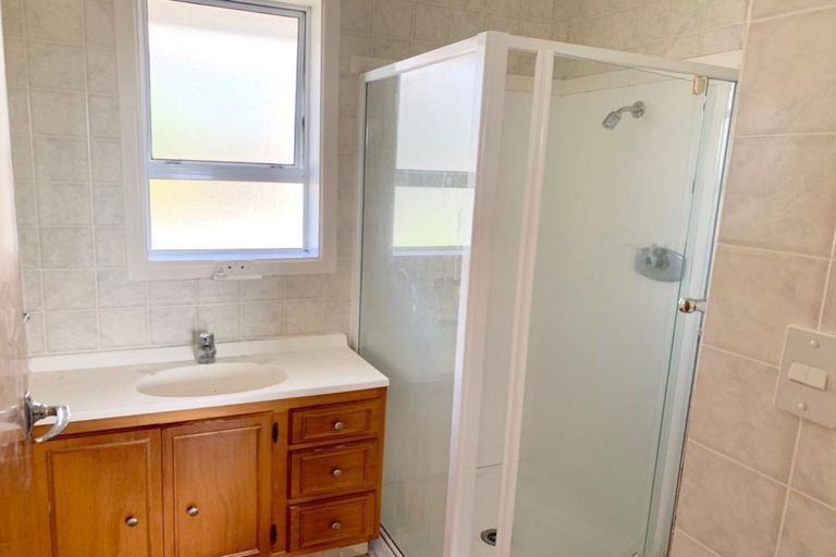 Photo of property in 22b Barron Drive, Green Bay, Auckland, 0604