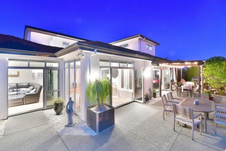 Photo of property in 2 The Ritz, Orewa, 0931